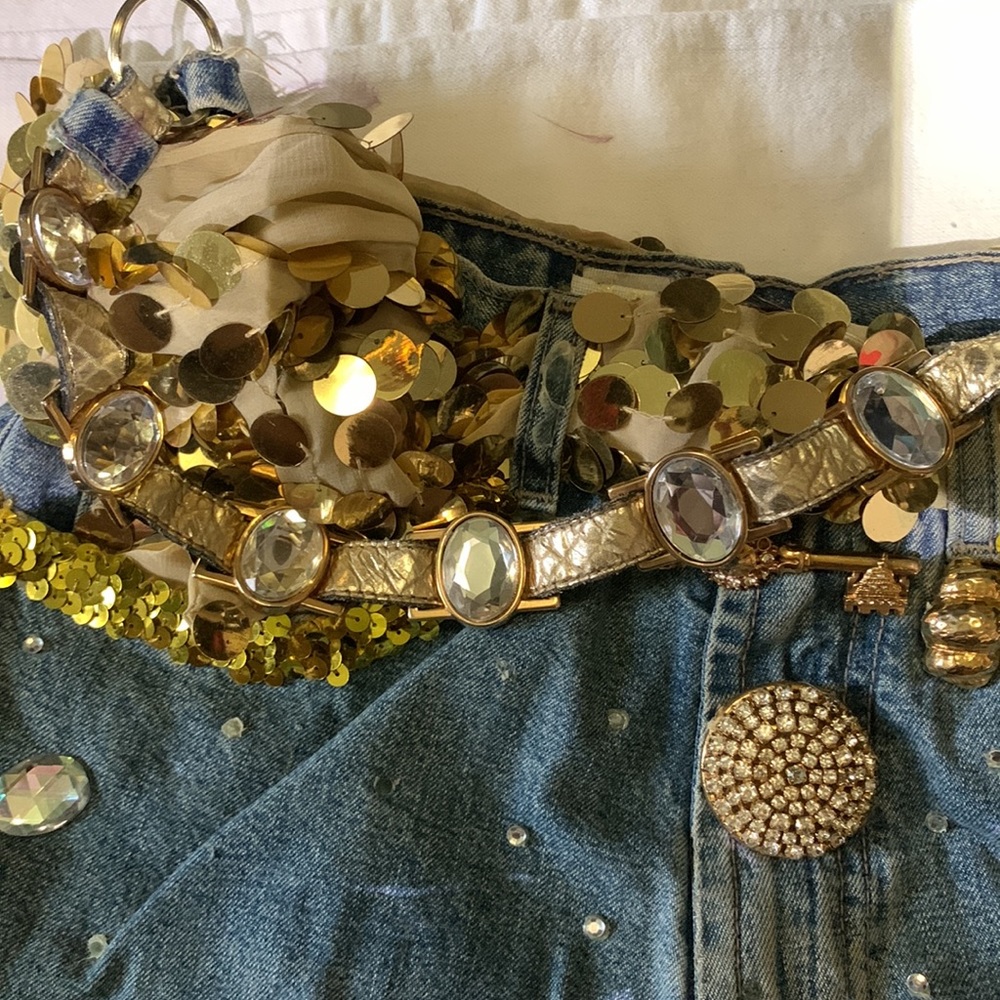 HANDMADE DENIM HANDBAG WITH GOLD DETAILS. - Picture 5 of 9